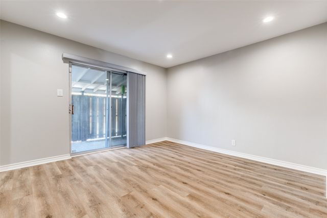 15909 Archwood Lane 1026, Dallas, TX 75248