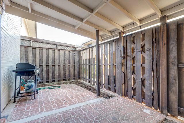 15909 Archwood Lane 1026, Dallas, TX 75248