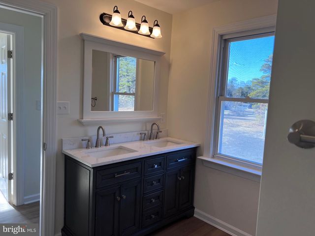 711 TUCKAHOE ROAD, Vineland, NJ 08360