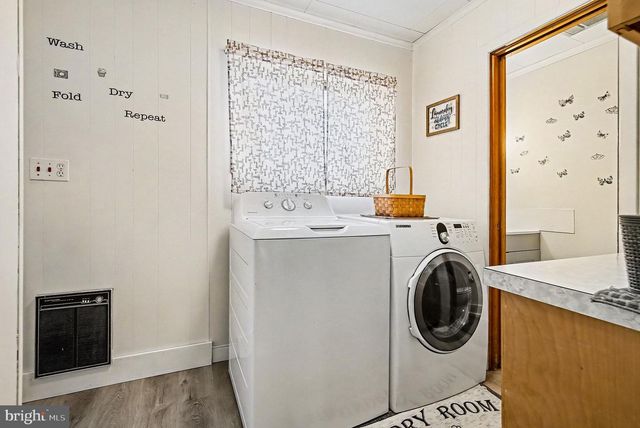 30 S WALNUT ST, Mount Carmel, PA 17851