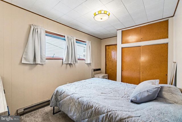 30 S WALNUT ST, Mount Carmel, PA 17851