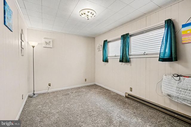 30 S WALNUT ST, Mount Carmel, PA 17851