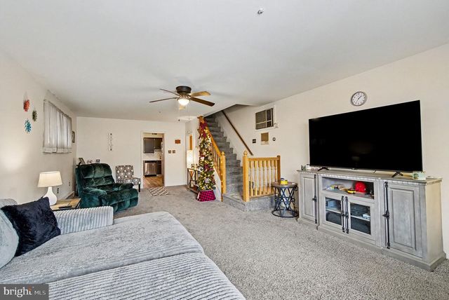 30 S WALNUT ST, Mount Carmel, PA 17851