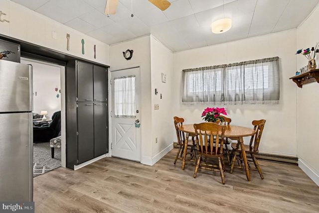 30 S WALNUT ST, Mount Carmel, PA 17851