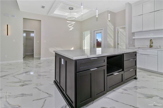 2412 Sabinal Avenue, Hidalgo, TX 78503