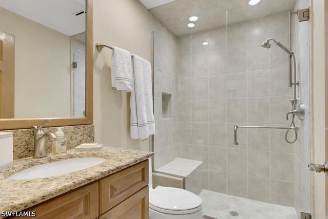 832 Tanbark DR 105, Naples, FL 34108