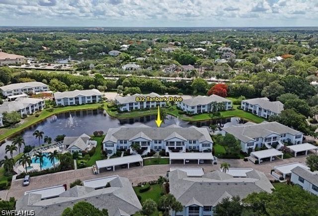 832 Tanbark DR 105, Naples, FL 34108