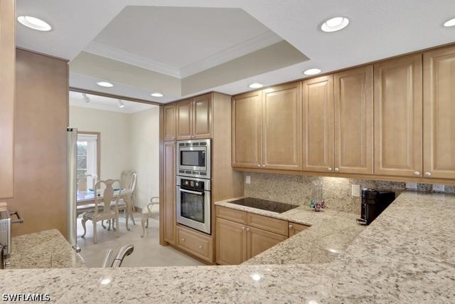 832 Tanbark DR 105, Naples, FL 34108
