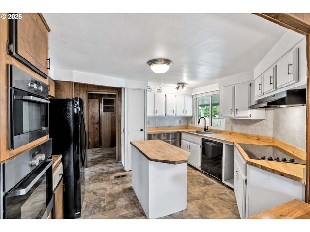 14012 Se RUPERT Dr, Milwaukie, OR 97267