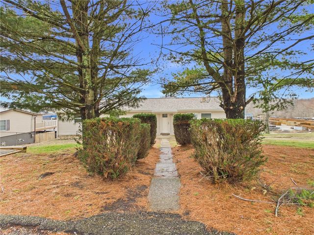 909 1st St, Menallen Twp, PA 15468