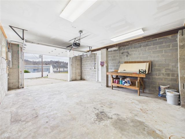 909 1st St, Menallen Twp, PA 15468