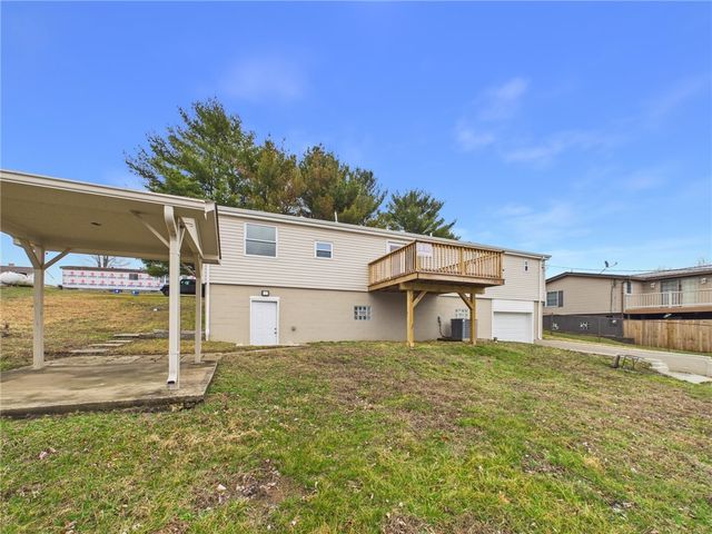 909 1st St, Menallen Twp, PA 15468