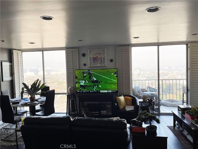 2170 Century Park East E, Los Angeles, CA 90067