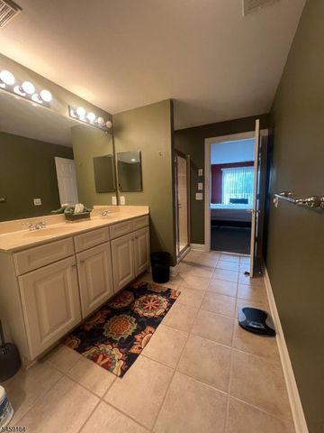 704 Donato Cir, Scotch Plains Twp., NJ 07076