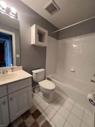 704 Donato Cir, Scotch Plains Twp., NJ 07076