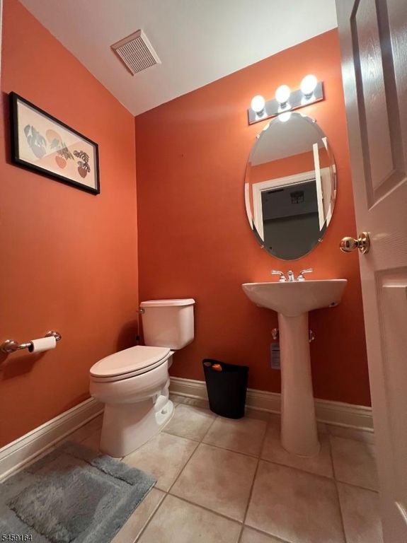 704 Donato Cir, Scotch Plains Twp., NJ 07076 — photo 4