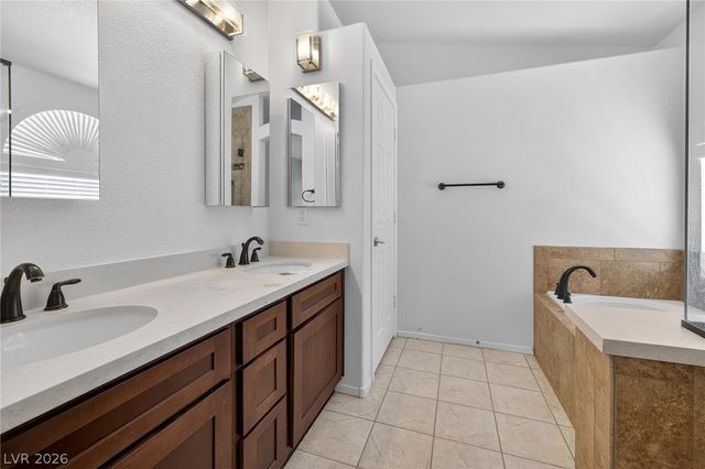 3169 Castle Canyon Avenue, Henderson, NV 89052