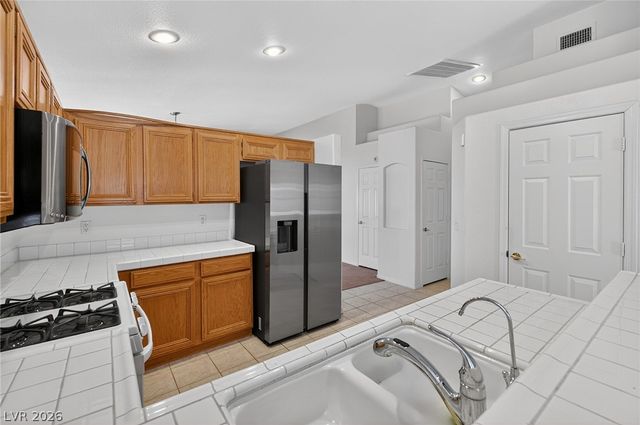 3169 Castle Canyon Avenue, Henderson, NV 89052