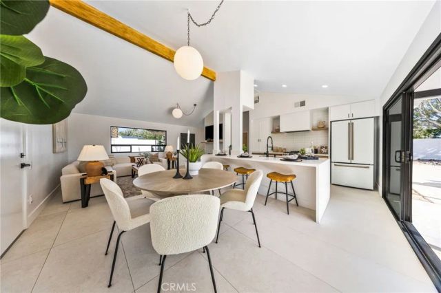 1033 E Via Escuela, Palm Springs, CA 92262