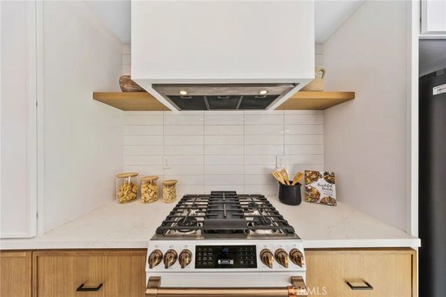 1033 E Via Escuela, Palm Springs, CA 92262