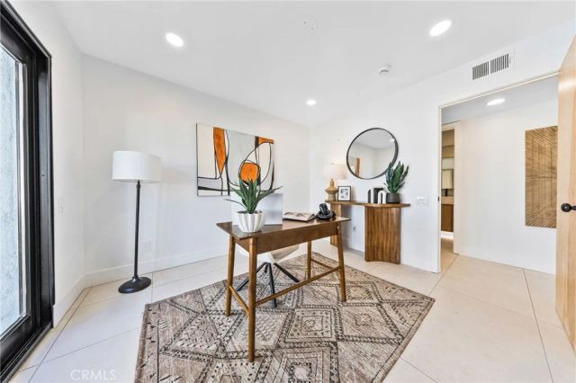 1033 E Via Escuela, Palm Springs, CA 92262