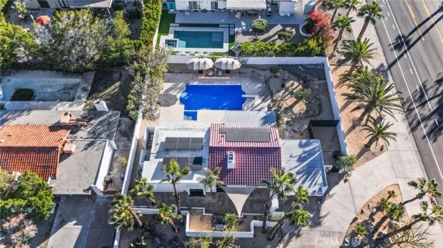 1033 E Via Escuela, Palm Springs, CA 92262