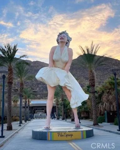 1033 E Via Escuela, Palm Springs, CA 92262