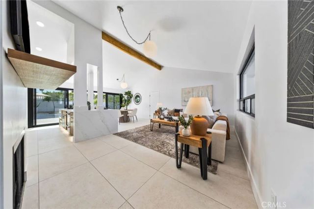 1033 E Via Escuela, Palm Springs, CA 92262