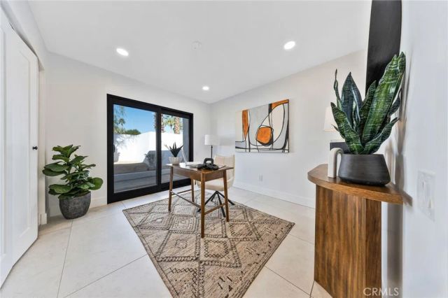 1033 E Via Escuela, Palm Springs, CA 92262