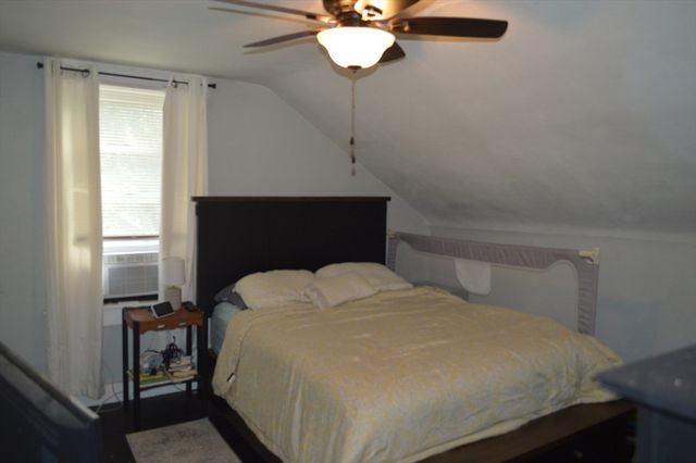 4 First St, Sutton, MA 01590