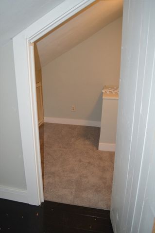 4 First St, Sutton, MA 01590