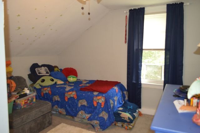 4 First St, Sutton, MA 01590