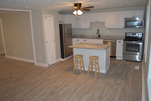 4 First St, Sutton, MA 01590