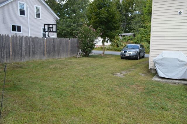 4 First St, Sutton, MA 01590
