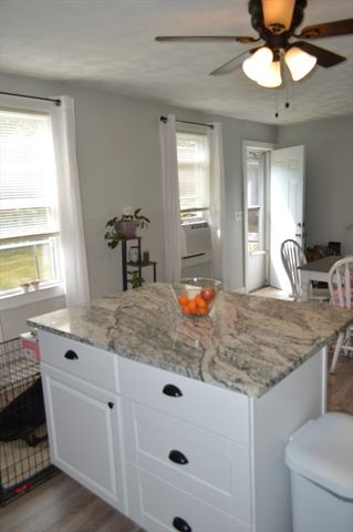 4 First St, Sutton, MA 01590