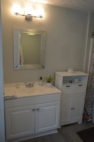 4 First St, Sutton, MA 01590