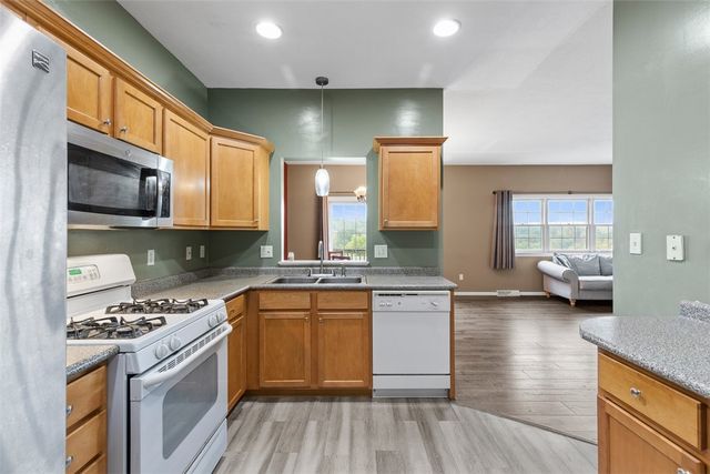 306 Woodcrest Dr, North Fayette, PA 15108