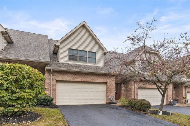 306 Woodcrest Dr, North Fayette, PA 15108