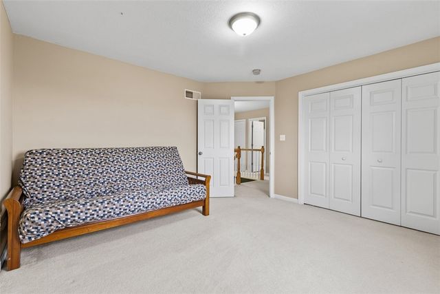 306 Woodcrest Dr, North Fayette, PA 15108