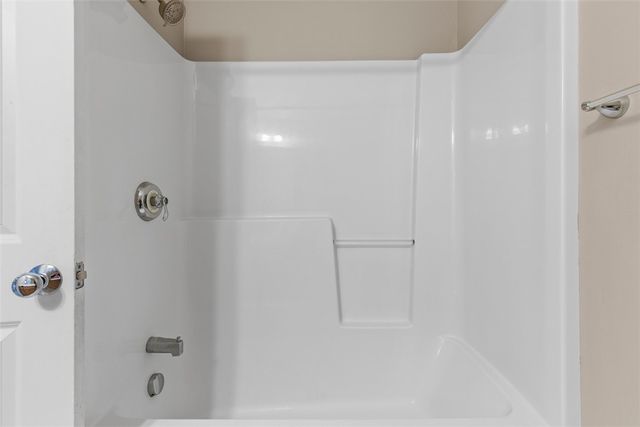 306 Woodcrest Dr, North Fayette, PA 15108