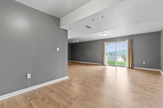 306 Woodcrest Dr, North Fayette, PA 15108