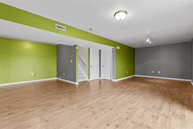 306 Woodcrest Dr, North Fayette, PA 15108