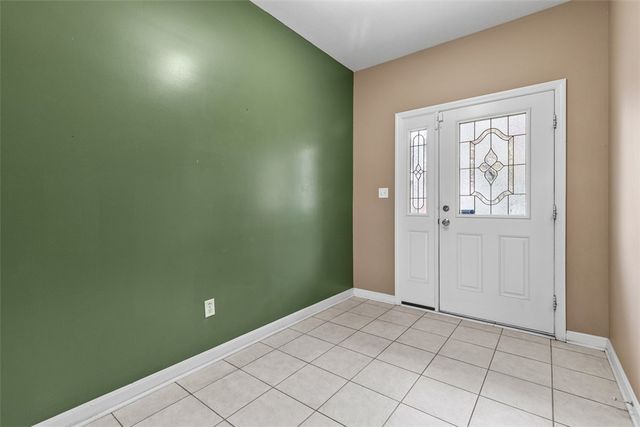 306 Woodcrest Dr, North Fayette, PA 15108