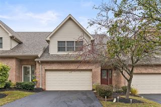 306 Woodcrest Dr, North Fayette, PA 15108