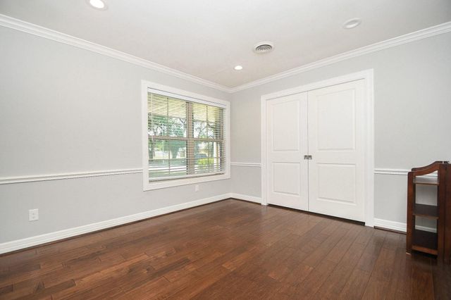 5422 Rutherglenn Drive, Houston, TX 77096