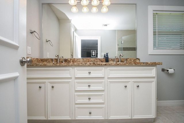 5422 Rutherglenn Drive, Houston, TX 77096