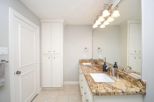 5422 Rutherglenn Drive, Houston, TX 77096