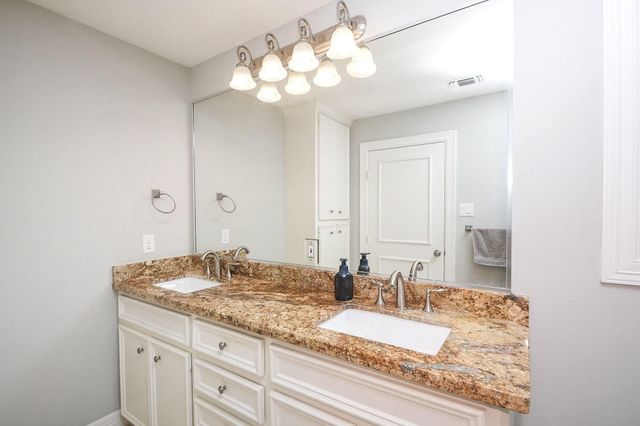 5422 Rutherglenn Drive, Houston, TX 77096
