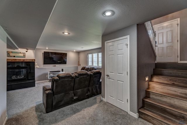 2917 BENJAMIN, Rapid City, SD 57703
