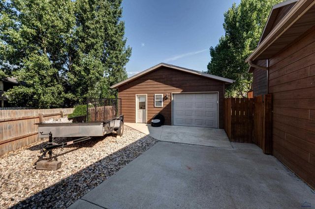 2917 BENJAMIN, Rapid City, SD 57703